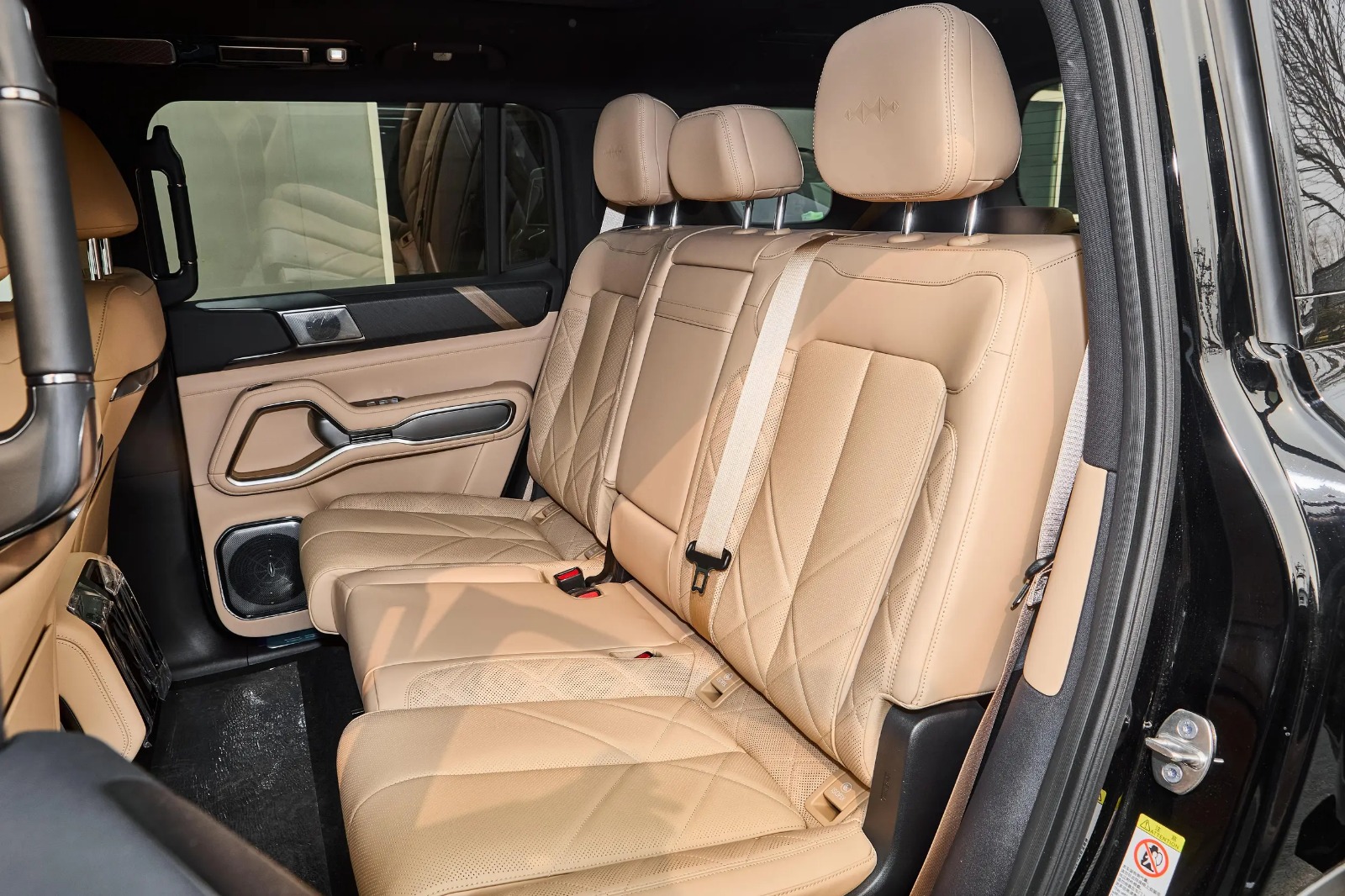 byd inside 3